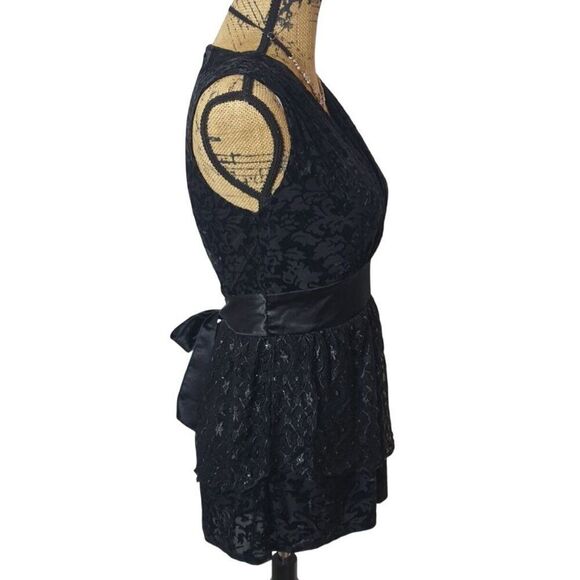 BKE Womens Black Rosette Peplum Top S Keyhole Back Jeweled Bow Tie Back Elegant - Picture 5 of 8